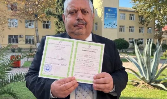 62 yaşında diplom sevinci yaşadı - Məni tələbə yox, müəllim sanırdılar