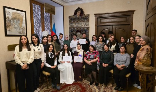 Məktəblilər Hüseyn Cavidin &ldquo;Ana&rdquo; pyesini ev muzeyində səhnələşdirdilər