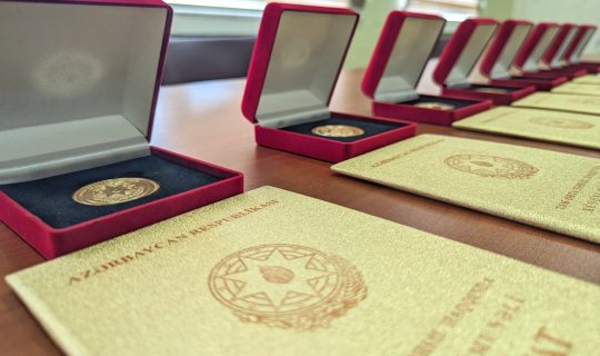 52 məzun qızıl və gümüş nişana layiq görülüb
