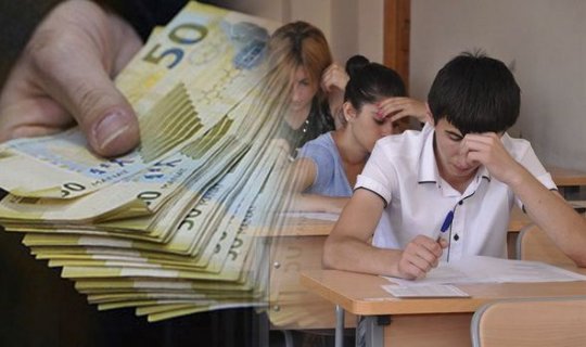 Over 100,000 students received scholarships last academic year