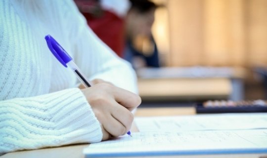 Writing skills in graduation exams: are teachers ready for the new model?