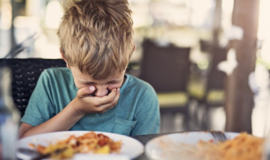 Food poisoning in children: pediatrician dangerous symptoms&nbsp;EXPLAINED