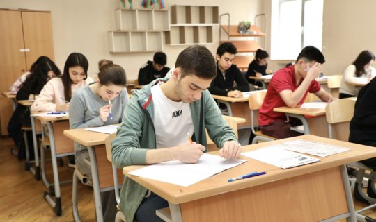 Abituriyentlərin imtahan müqayisəsinə CAVAB: &ldquo;Kənardan döyüş asan görünür&rdquo;