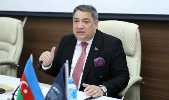 Müasir universitetlər elmin sosial təsirini ölçən modelə keçməlidir