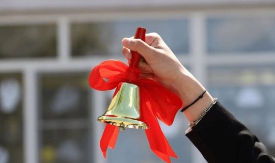 Rəqsə getsin, yoxsa imtahana hazırlaşsın? -&nbsp;&ldquo;Son zəng&rdquo;in ləğvi ilə bağlı MÜZAKİRƏ