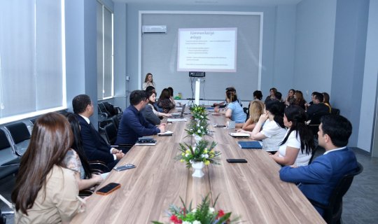 &ldquo;Praktik kommunikasiya bacarıqları&rdquo; mövzusunda təlim keçirilib