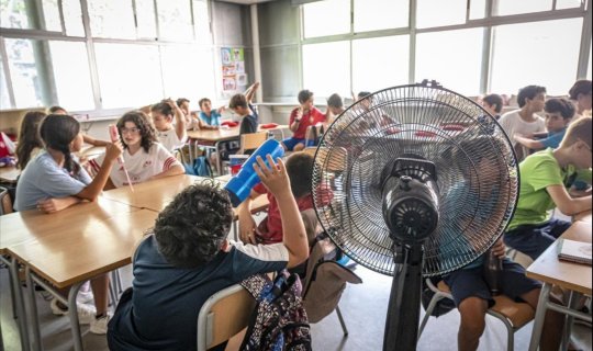 Рекордная температура вызвала кризис в школах