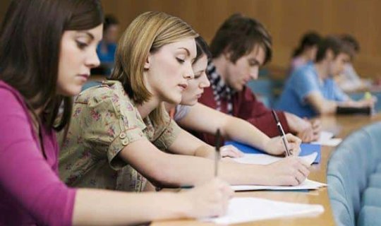 Universitetlərdə qiymət stresi tariximi olur?