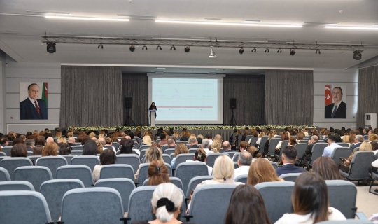 Paytaxt təhsil işçilərinin sentyabr konfransına start verilib
