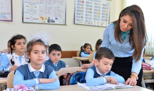 Müəllimlərin sertifikasiyasına tam güvənmək olmaz - Şagirdlər necə güclənməli?
