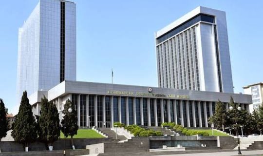 Milli Məclisdə tələbələrlə bağlı təklif verildi