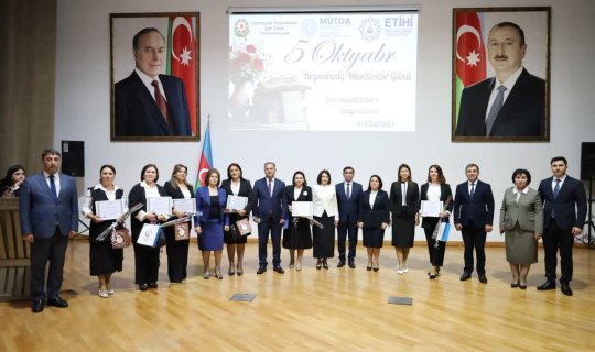 Şimal-qərb bölgəsinin bir qrup təhsil işçisi təltif olunub- FOTOLAR
