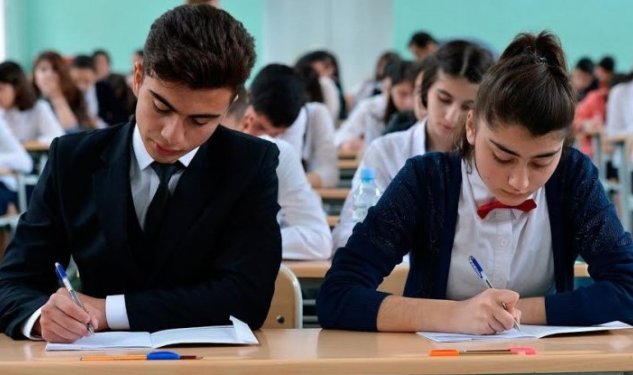 Təhsildə yüksək nəticə: Qızlar, yoxsa oğlanlar?