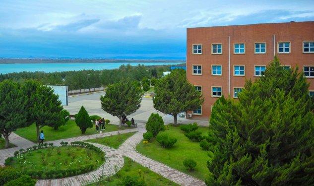BMU-nun neçə məzunu fərqlənmə diplomu ilə BİTİRİR? - SORĞU