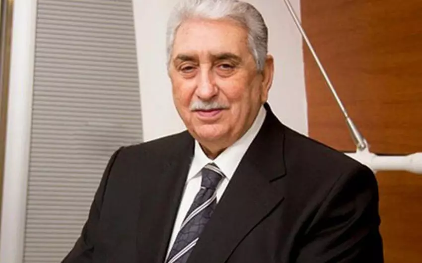 Arif Babayevin təhsil və sənət yolu...