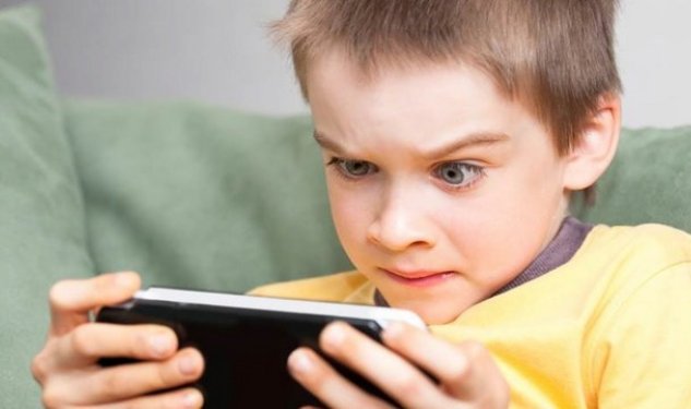 Telefon uşaqların beyin inkişafına əngəl olur