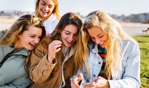 Qızlar gənclik dövründə özünəinamda oğlanları qabaqlayıb- ARAŞDIRMA