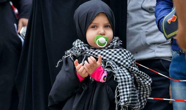 Sosioloq: Uşağı dinə məcbur etmək mənəvi-psixoloji təzyiqdir