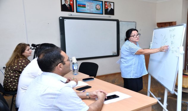 Təmayül&nbsp;məktəblərinə qəbul üçün müəllimlər müsahibədən keçir