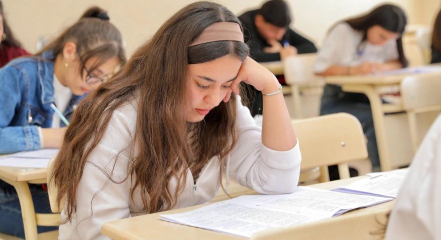 27 mindən çox şagird imtahan verib - YENİLƏNİB