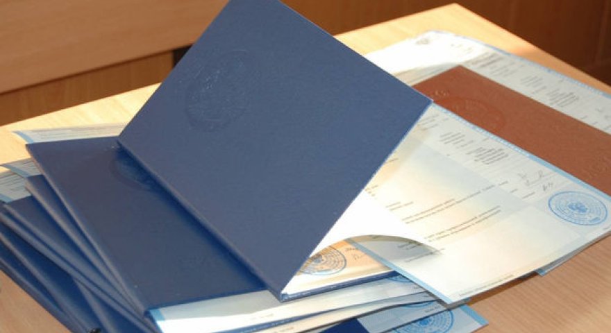 Hansı tələbələr diplomlarını daha tez ala biləcək? - SORĞU