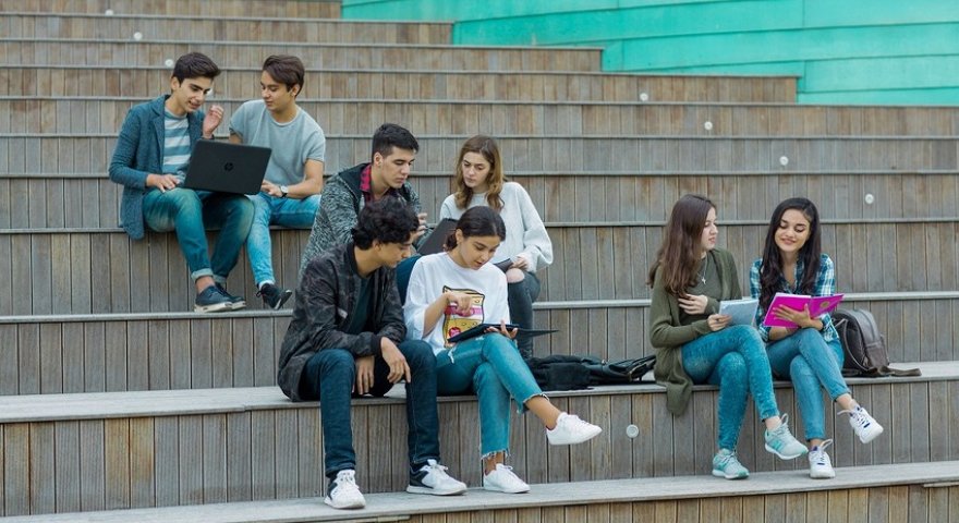 Hansı region universitetlərinin məzunları iş tapa bilir? - STATİSTİKA