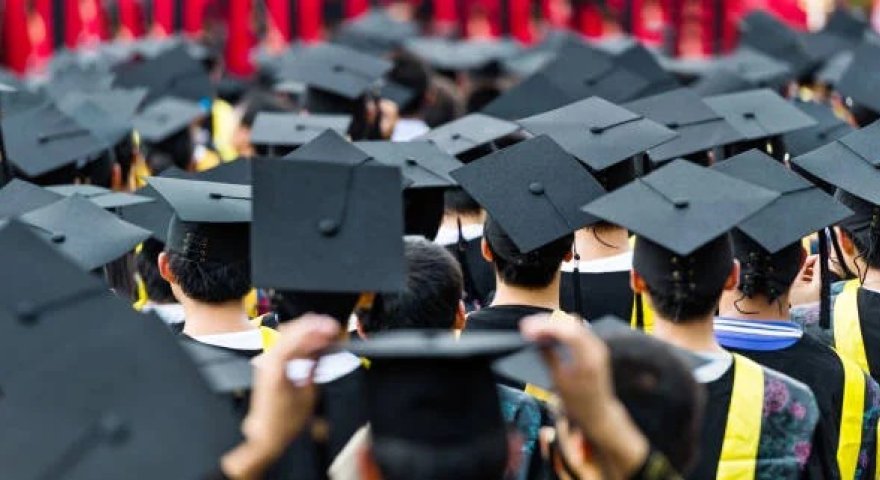 Xarici universitetlərdən məzun olmaq çətindir?