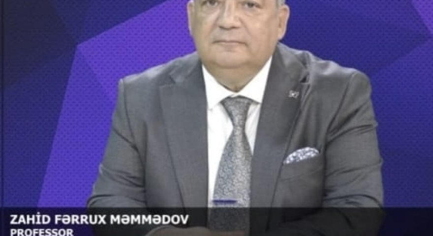 “Təcrübəsi olmayan da tələbə qarşısına çıxır”