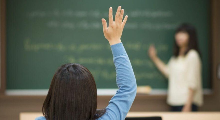 Müəllimlikdə gənclərin payı: Azərbaycan dünya ölkələrini QABAQLAYIR