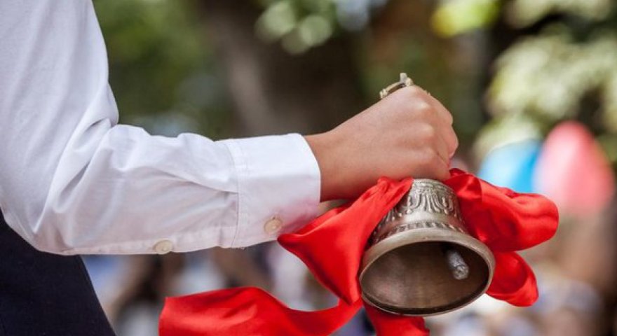 Ötən tədris ilində keçirilən "Son zəng" darıxdıcı idi - Emin Əmrullayev