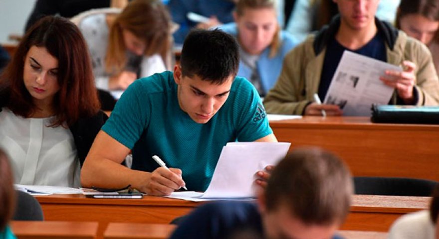 Universitetlərdə mühazirə-seminar sistemi getdikcə ləğv edilir