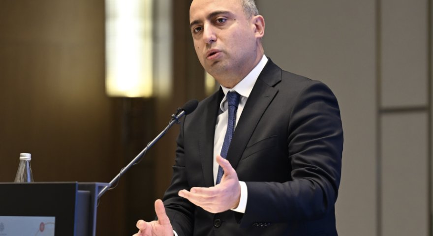 Oğlanların təhsil göstəricilərində geriləmələr var