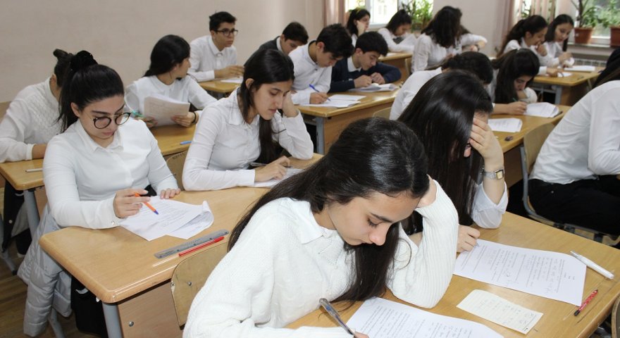 "Abituriyentlərə verilən "azadlıq vədləri" özbaşınalığa səbəb olur"