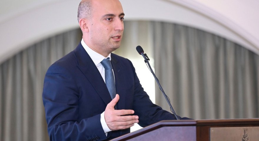 Emin Əmrullayev: Təklifləri təhrif etməyin, əsas fikri müzakirə edin