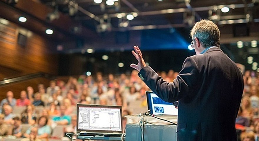 Ali təhsildə islahat: müəllimlər müasir dövrə necə uyğunlaşdırılmalıdır?