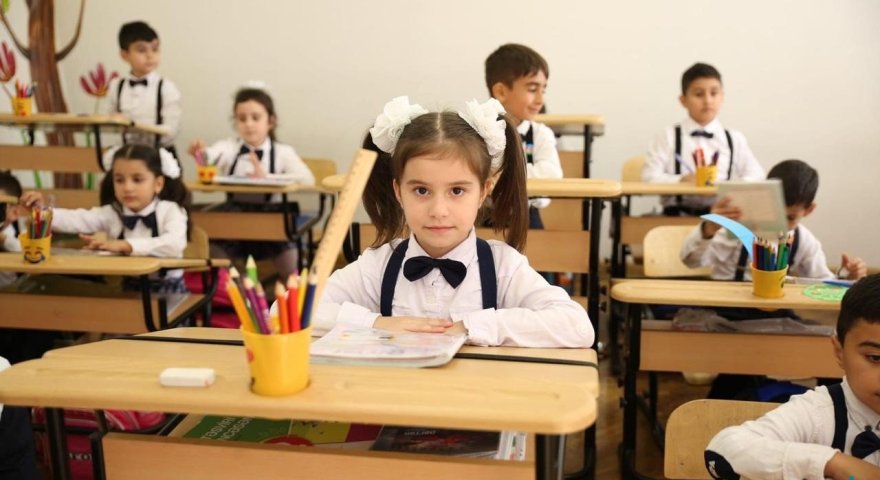 Məktəblərdə YENİLİK: tarix, ədəbiyyat və incəsənət mədəniyyət fənnində BİRLƏŞİR