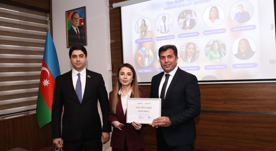 &ldquo;Əvvəl sevgi yaradıram, sonra öyrədirəm&rdquo; -&nbsp;"İlin gənc müəllimi" danışır...