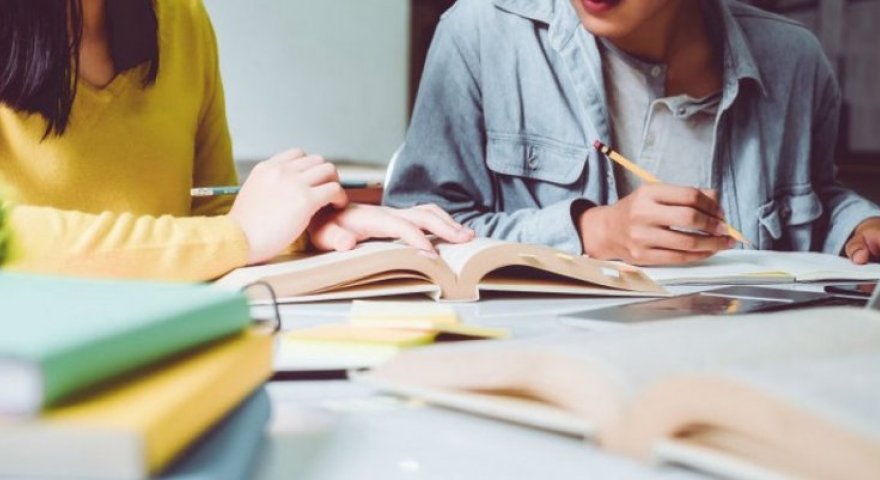 Repetitorluğun qarşısını almaq üçün müəllimlərə yüksək maaş VERİLMƏLİDİR