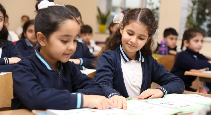 Deputat:&nbsp;Məktəblərdə yazılı və şifahi nitq bacarıqları gücləndirilməlidir