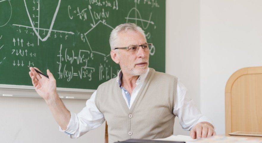 Müəllimlər 60 yaşdan sonra təqaüdə ÇIXSIN! -&nbsp;gənc kadrlara yol açılmalıdır