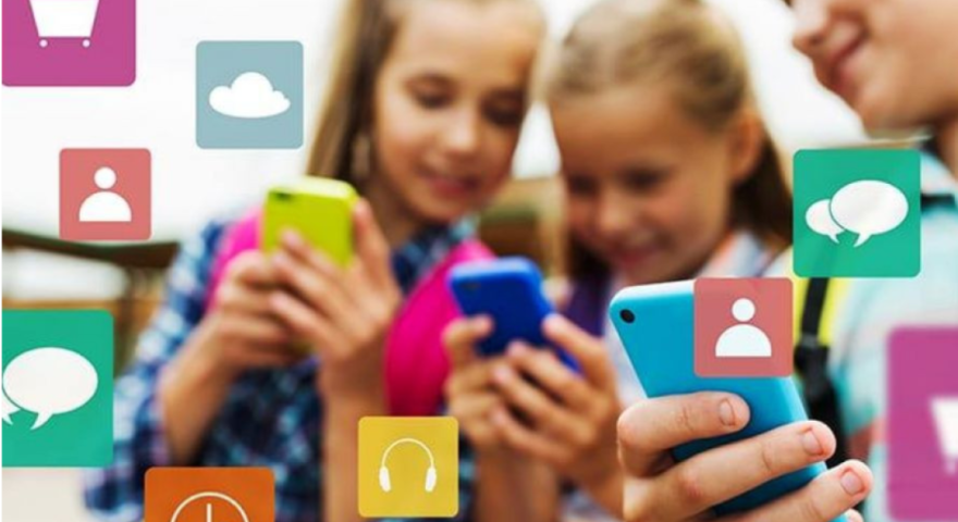 Məktəblərdə telefonlardan istifadə ilə bağlı qaydalar hazırlanacaq&nbsp;