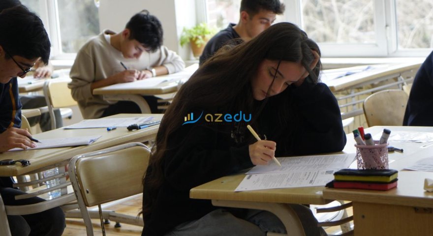 Buraxılış imtahanında səs problemi: abituriyentlər dinləmə tapşırıqlarını eşitməyib?