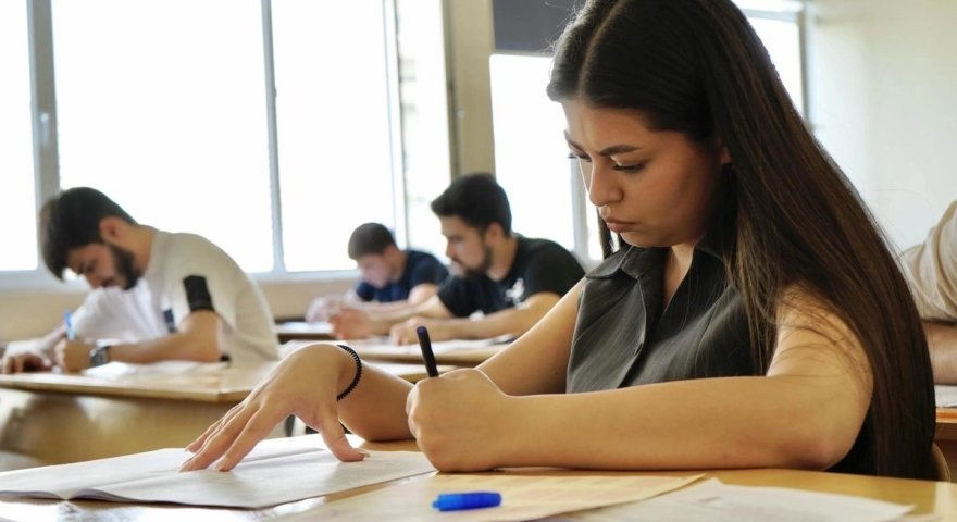 Ali məktəbə qəbul olmaq üçün repetitor yanına getmək ŞƏRT DEYİL