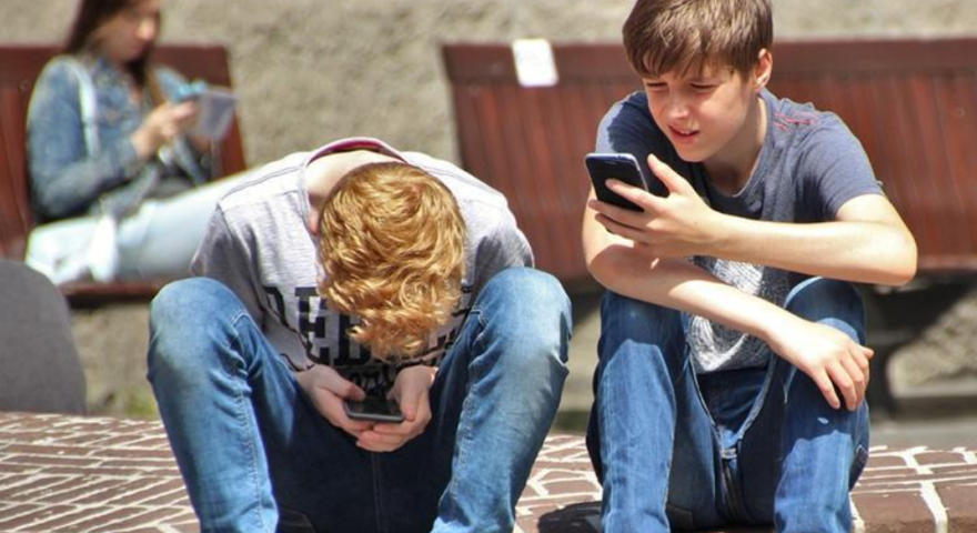 &ldquo;Telefon uşağı qoruyur&rdquo; mifdir: təhlükə elə ondadır - psixoloqdan XƏBƏRDARLIQ