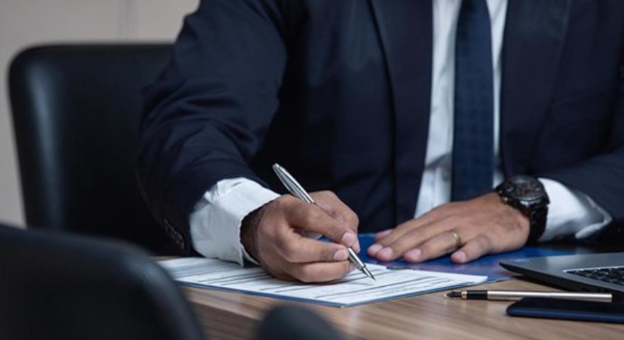 Kimlər dövlət qulluqçusu ola bilər? - ŞƏRTLƏR