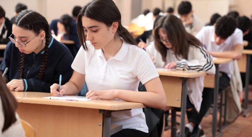 İmtahan narazılıqlarına CAVAB: &ldquo;Tarix çətin deyildi, hazırlıq zəif idi&rdquo;