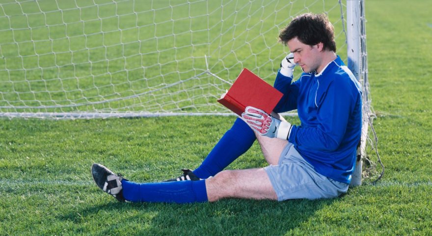 Harvardda oxuyan, Eynşteyn səviyyəsində olan, 7 dil bilən ulduz futbolçular