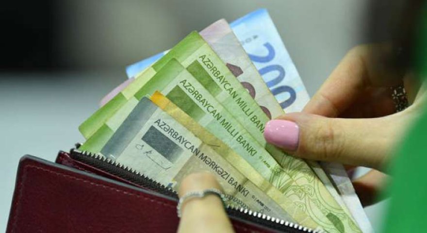 Paytaxt məktəblərində müəllimlərin orta aylıq əməkhaqqısı açıqlanıb