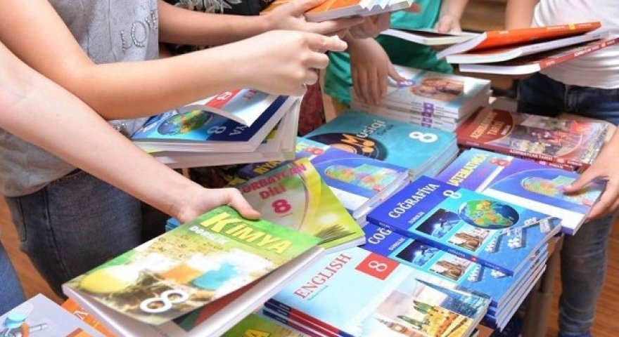 Dərsliklərdə islahatlar:&nbsp;"Müəllimlər yenilikləri&nbsp;süngü ilə qarşılayırlar"