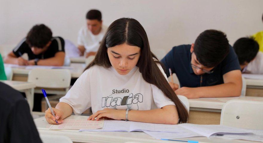 40 mindən çox abituriyent imtahan VERƏCƏK&nbsp;